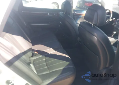 2013 Hyundai Equus Signature z USA, uszkodzony, nr VIN KMHGH4JH4DU072428